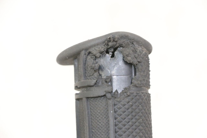 photo de POIGNEE ACCELERATEUR VENT DERAPAGE 50 (2018 - 2023) - Détail de la pièce