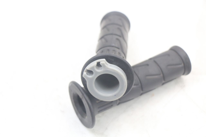 photo de POIGNEE ACCELERATEUR KAWASAKI VERSYS ABS 650 (2015 - 2018) - Zoom état d’usage