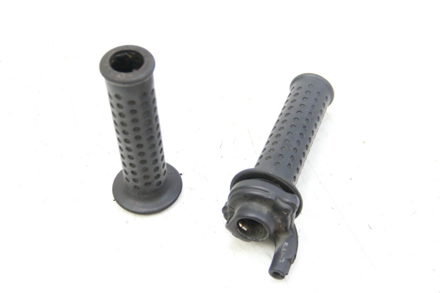 photo de POIGNEE ACCELERATEUR PIAGGIO VESPA GRANTURISMO 125 (2003 - 2007) - Zoom état d’usage