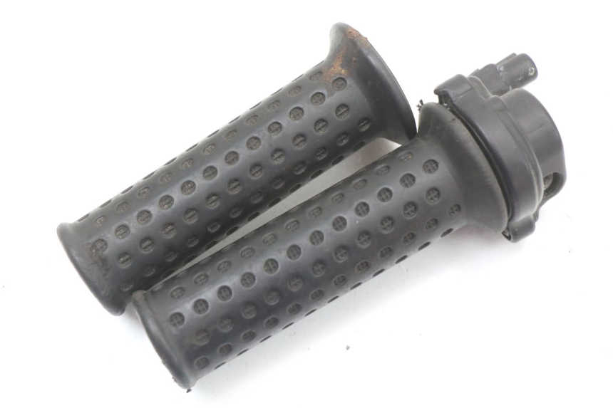 photo de POIGNEE ACCELERATEUR PIAGGIO VESPA LX 2T 50 (2005 - 2013) - Gros plan technique