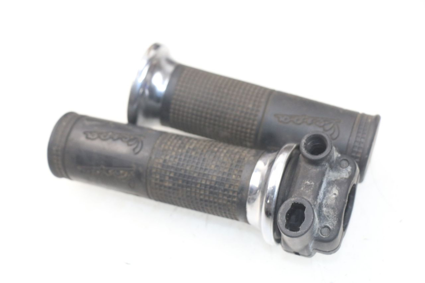 photo de POIGNEE ACCELERATEUR PIAGGIO VESPA LX IE 125 (2010 - 2012) - Zoom état d’usage