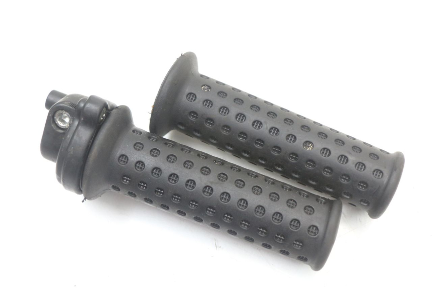 photo de POIGNEE ACCELERATEUR PIAGGIO VESPA LX 125 (2005 - 2010) - Autre angle de vue