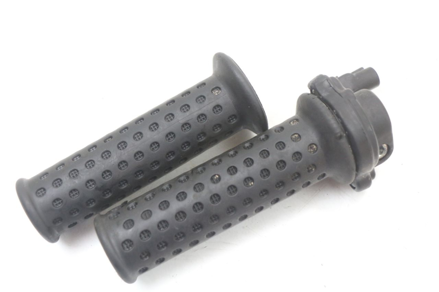 photo de POIGNEE ACCELERATEUR PIAGGIO VESPA LX 125 (2005 - 2010) - Gros plan technique