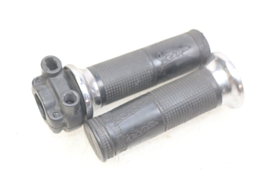 photo de POIGNEE ACCELERATEUR PIAGGIO VESPA LXV 125 (2006 - 2009) - Zoom état d’usage