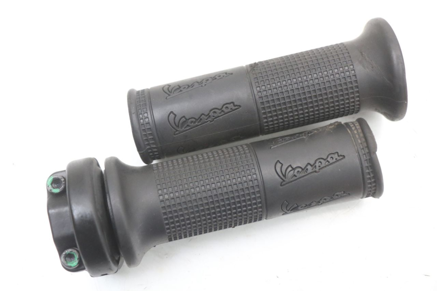 photo de POIGNEE ACCELERATEUR PIAGGIO VESPA PRIMAVERA 4T 50 (2021 - 2024) - Vue principale
