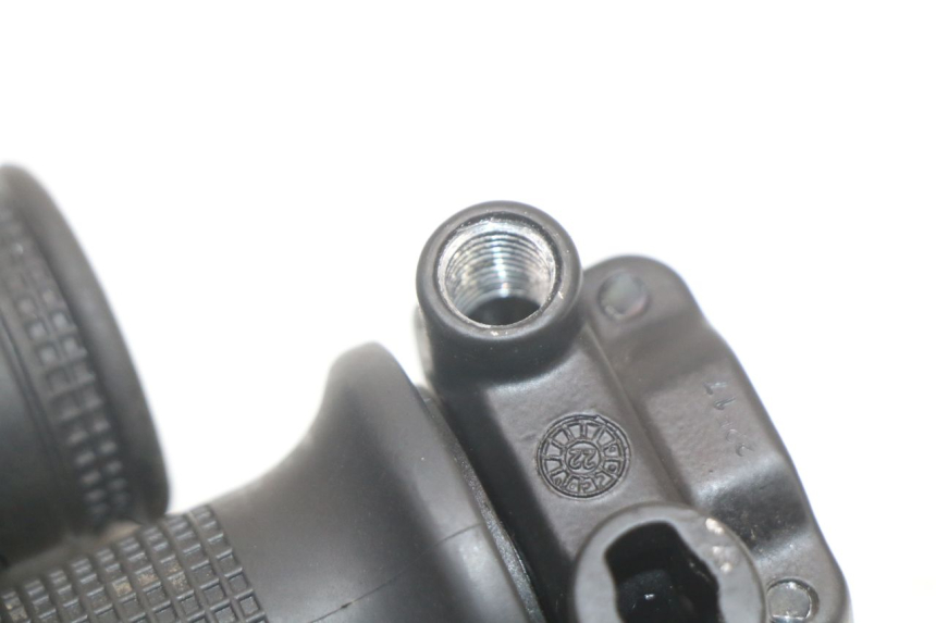 photo de POIGNEE ACCELERATEUR PIAGGIO VESPA PRIMAVERA 4T 50 (2021 - 2024) - Autre angle de vue