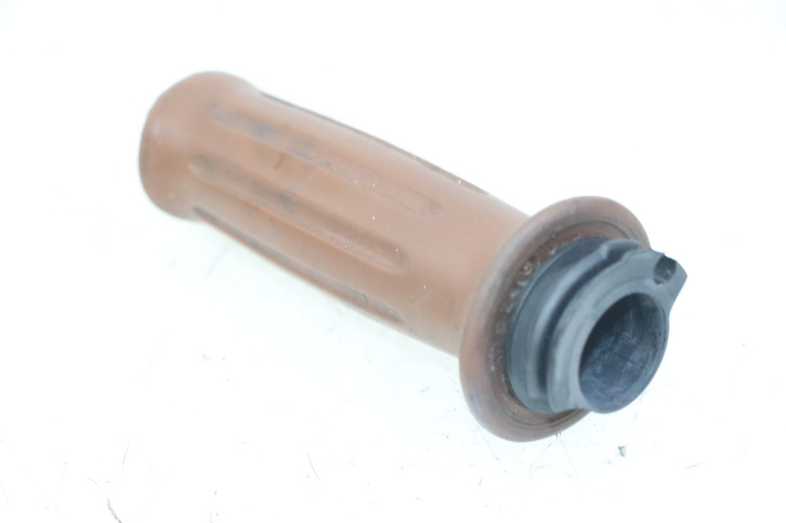 photo de POIGNEE ACCELERATEUR YAMAHA WHY 50 (1998 - 2000) - Détail de la pièce