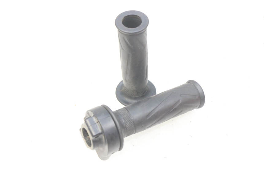 photo de POIGNEE ACCELERATEUR YAMAHA XMAX X-MAX 125 (2006 - 2009) - Vue principale