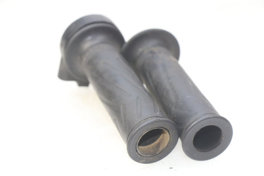 photo de POIGNEE ACCELERATEUR YAMAHA XMAX X-MAX 125 (2006 - 2009) - Autre angle de vue