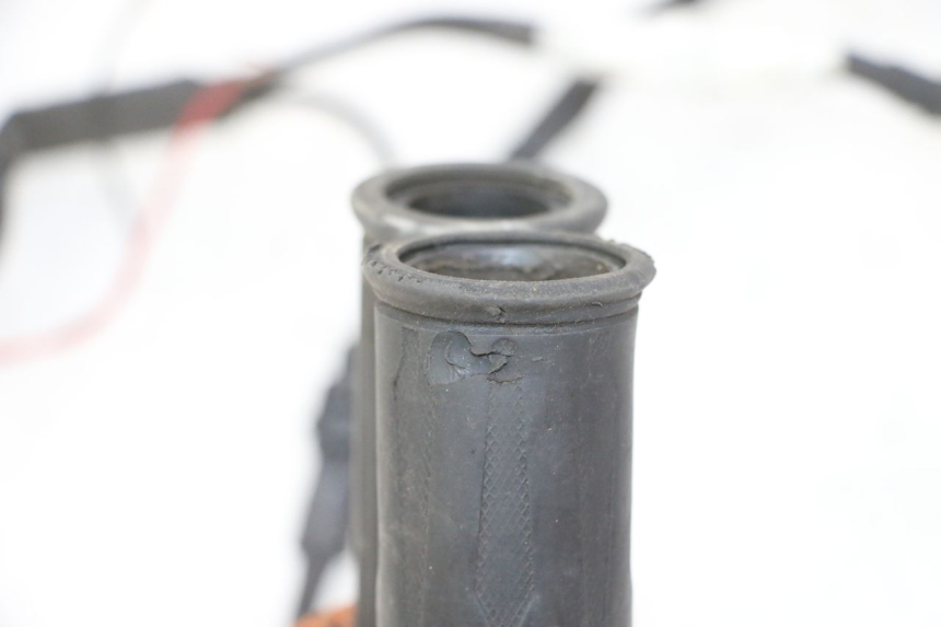 photo de POIGNEE ACCELERATEUR YAMAHA XMAX X-MAX 125 (2006 - 2009) - État de surface