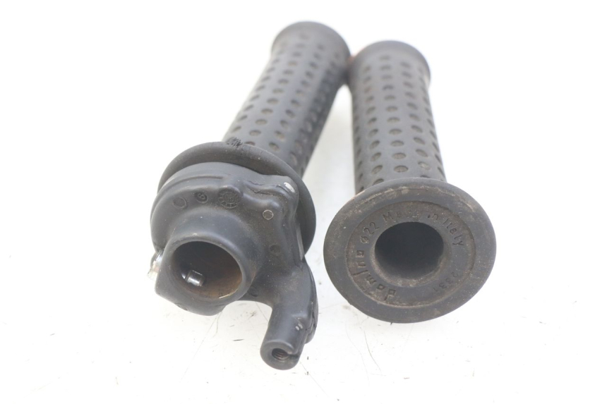 photo de POIGNEE ACCELERATEUR PIAGGIO X8 125 (2004 - 2007) - Zoom état d’usage