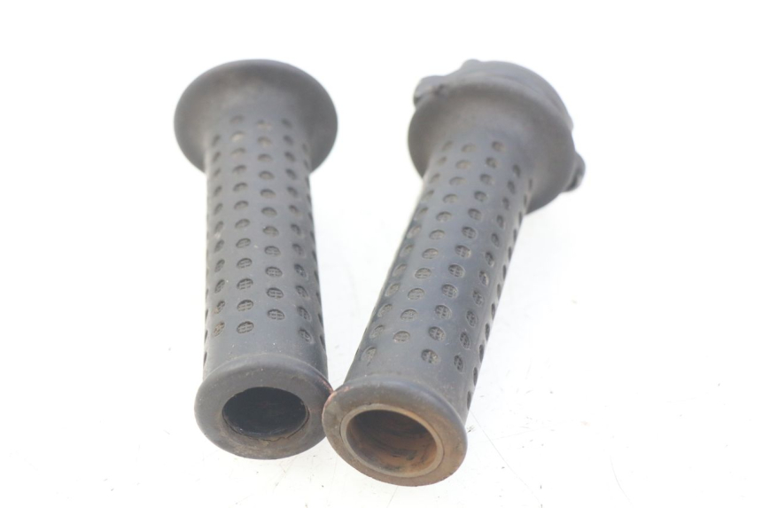 photo de POIGNEE ACCELERATEUR PIAGGIO X8 125 (2004 - 2007) - Autre angle de vue