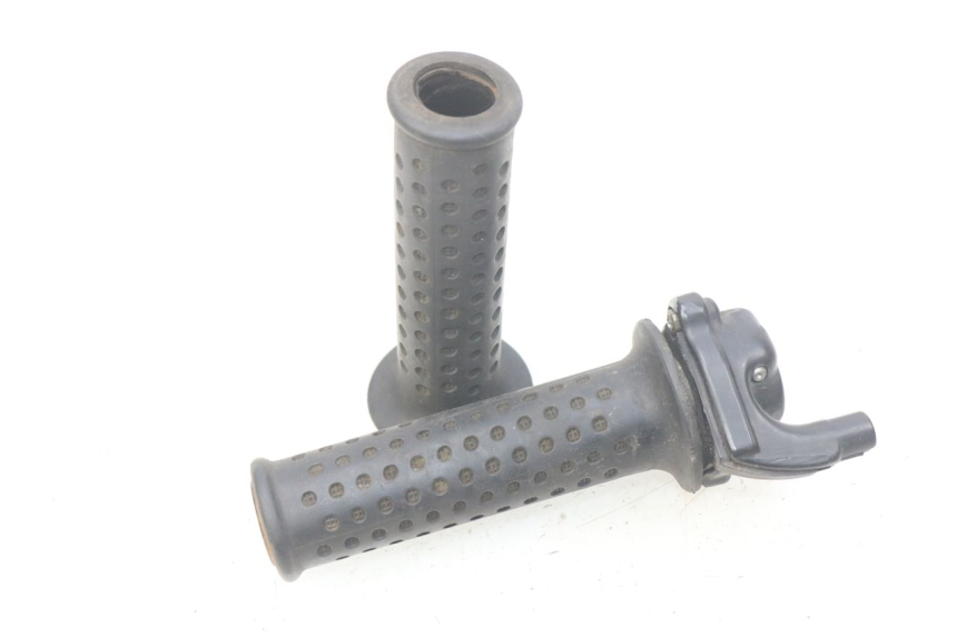 photo de POIGNEE ACCELERATEUR PIAGGIO X9 EVOLUTION 250 (2003 - 2007) - Vue principale