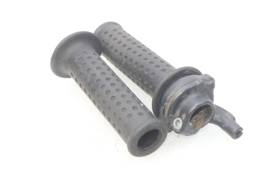 photo de POIGNEE ACCELERATEUR PIAGGIO X9 EVOLUTION 250 (2003 - 2007) - Zoom état d’usage