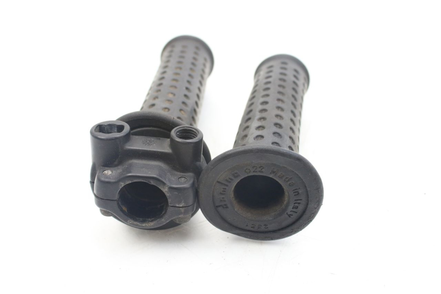 photo de POIGNEE ACCELERATEUR PIAGGIO X9 EVOLUTION 500 (2003 - 2005) - Zoom état d’usage