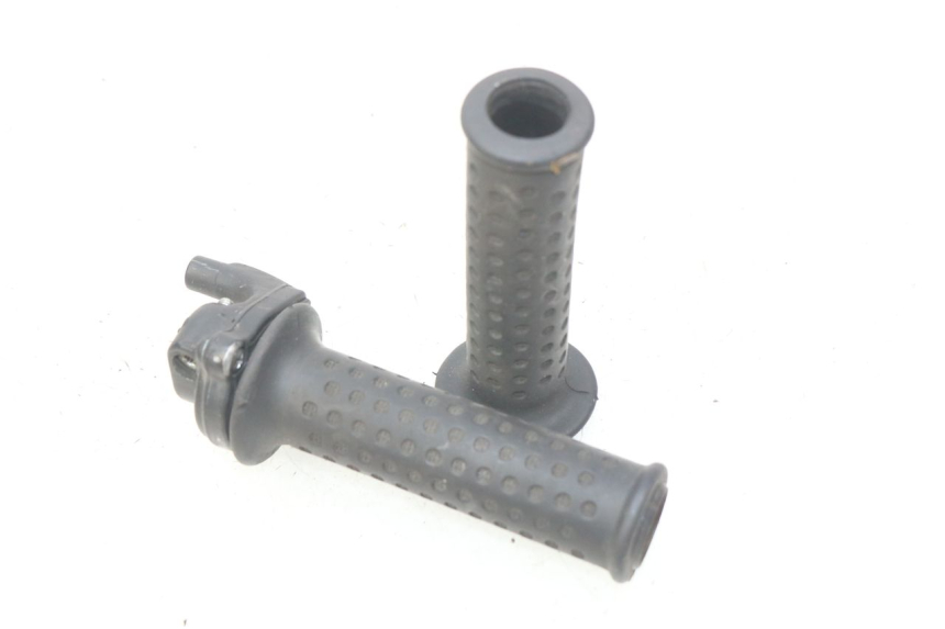 photo de POIGNEE ACCELERATEUR PIAGGIO X9 EVOLUTION 125 (2003 - 2007) - Vue principale