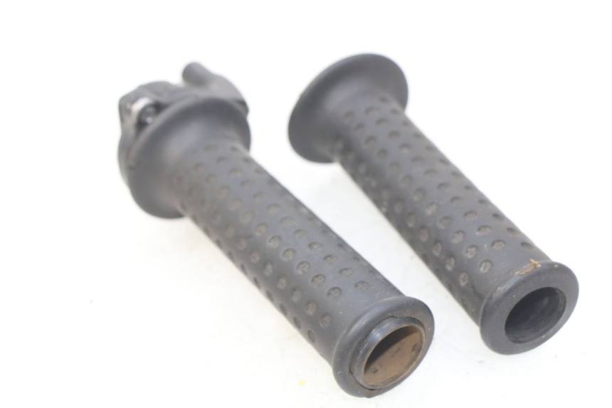 photo de POIGNEE ACCELERATEUR PIAGGIO X9 EVOLUTION 125 (2003 - 2007) - Autre angle de vue