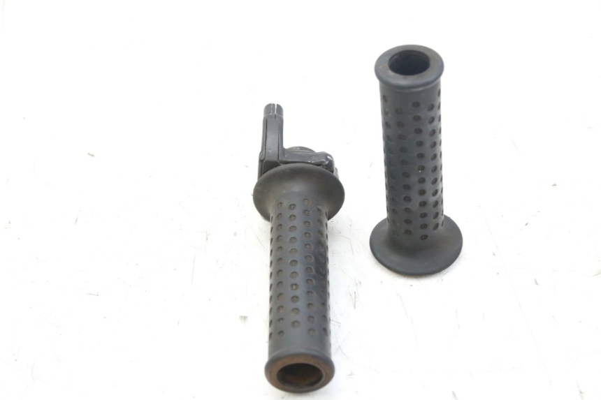 photo de POIGNEE ACCELERATEUR PIAGGIO X9 EVOLUTION 125 (2003 - 2007) - Zoom état d’usage