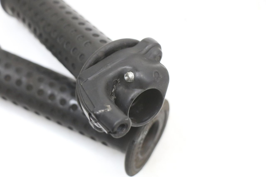 photo de POIGNEE ACCELERATEUR PIAGGIO X9 125 (2000 - 2003) - Autre angle de vue