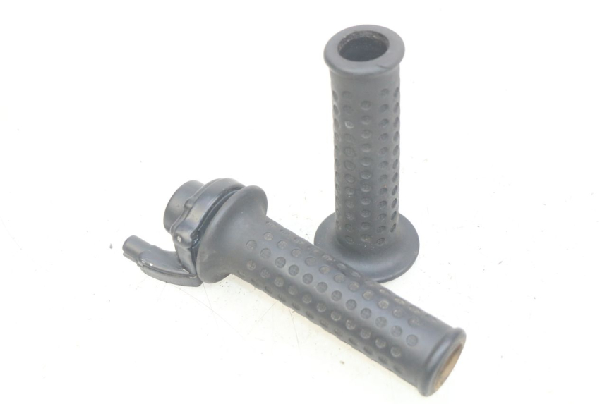 photo de POIGNEE ACCELERATEUR PIAGGIO XEVO - X EVO 125 (2007 - 2017) - Vue principale