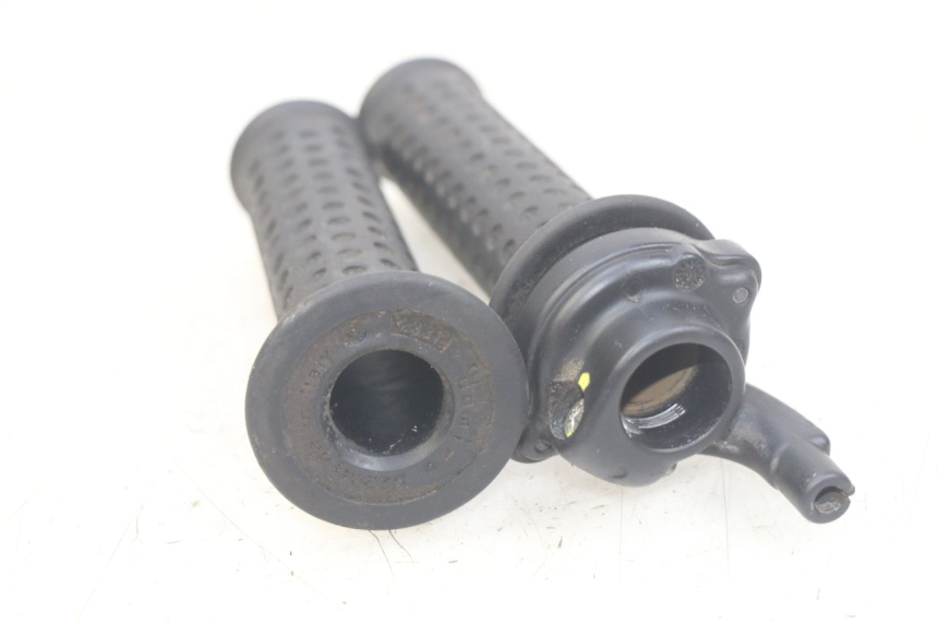 photo de POIGNEE ACCELERATEUR PIAGGIO XEVO - X EVO 125 (2007 - 2017) - Zoom état d’usage