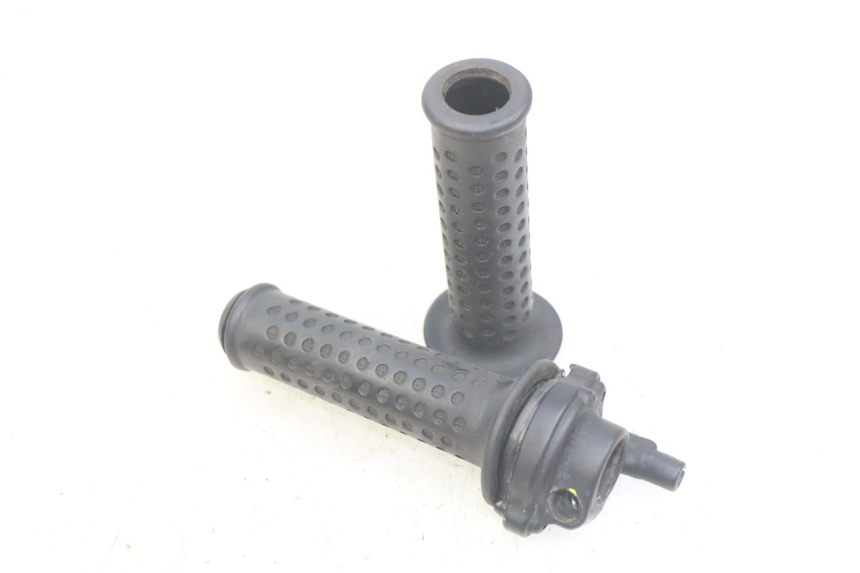 photo de POIGNEE ACCELERATEUR PIAGGIO XEVO - X EVO 125 (2007 - 2017) - Vue principale