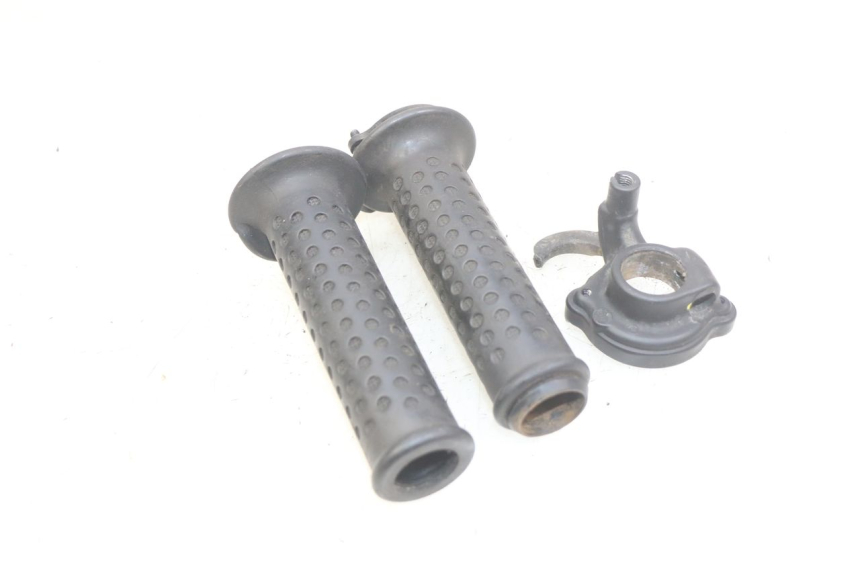 photo de POIGNEE ACCELERATEUR PIAGGIO XEVO - X EVO 125 (2007 - 2017) - Autre angle de vue