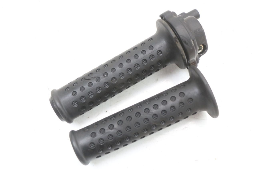 photo de POIGNEE ACCELERATEUR PIAGGIO XEVO - X EVO 125 (2007 - 2017) - Gros plan technique