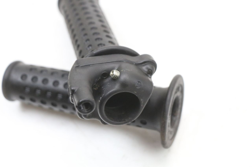 photo de POIGNEE ACCELERATEUR PIAGGIO XEVO - X EVO 125 (2007 - 2017) - Vue d’ensemble