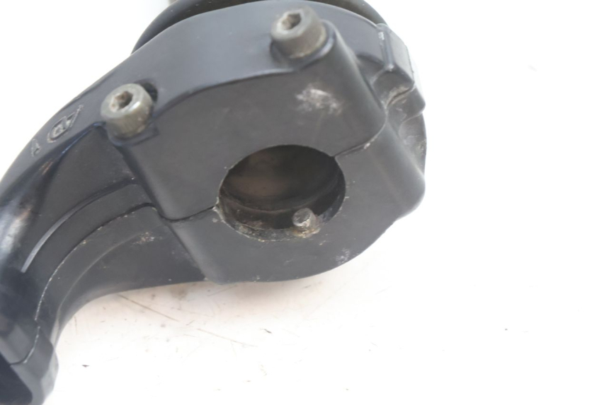 photo de POIGNEE ACCELERATEUR YAMAHA XJR 1300 (1998 - 2002) - Autre angle de vue