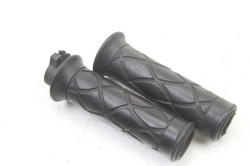 photo de POIGNEE ACCELERATEUR YAMAHA YP MAJESTY 125 (2007 - 2010) - Détail de la pièce