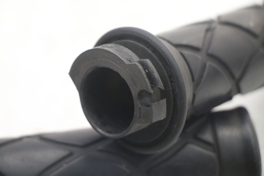 photo de POIGNEE ACCELERATEUR YAMAHA YP MAJESTY 125 (2007 - 2010) - Zoom état d’usage