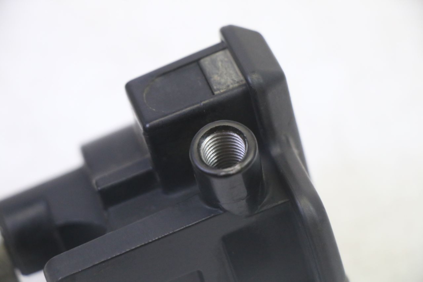 photo de POIGNEE ACCELERATEUR YAMAHA YFM GRIZZLY 550 (2008 - 2015) - Gros plan technique