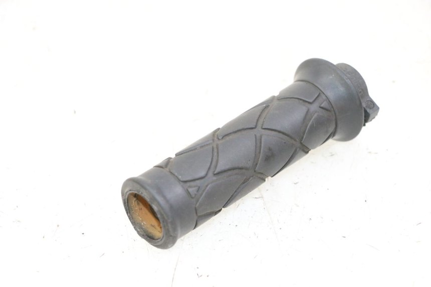 photo de POIGNEE ACCELERATEUR YAMAHA YP MAJESTY 125 (2002 - 2006) - Détail de la pièce