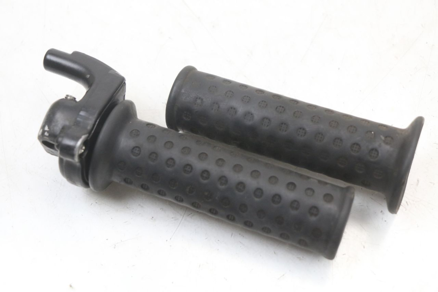 photo de POIGNEE ACCELERATEUR PIAGGIO ZIP 2T 50 (2009 - 2019) - Zoom état d’usage