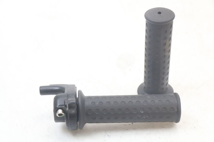 photo de POIGNEE ACCELERATEUR PIAGGIO ZIP 2T 50 (2009 - 2019) - Zoom état d’usage