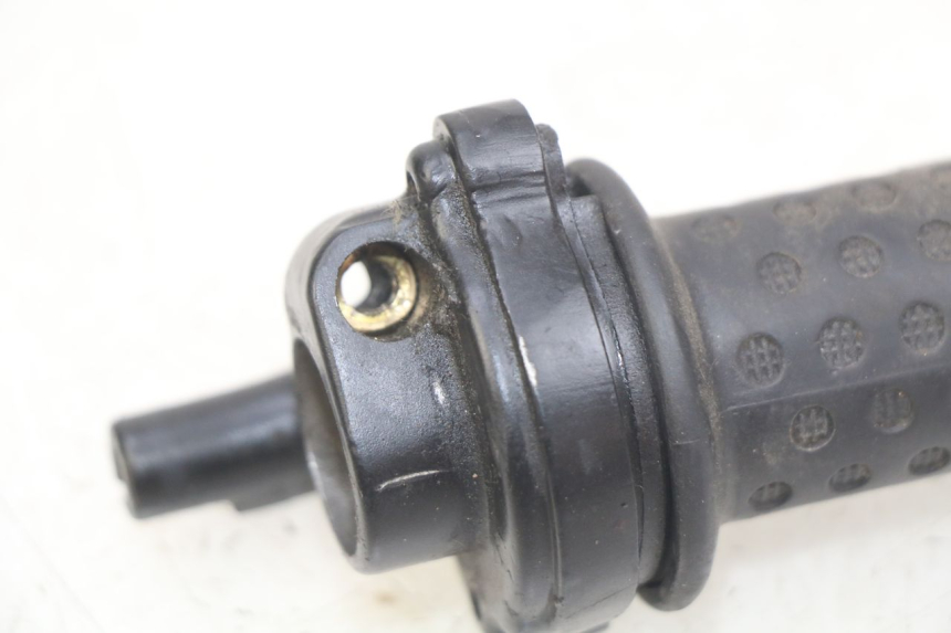 photo de POIGNEE ACCELERATEUR PIAGGIO ZIP 4T 50 (2018 - 2020) - Autre angle de vue