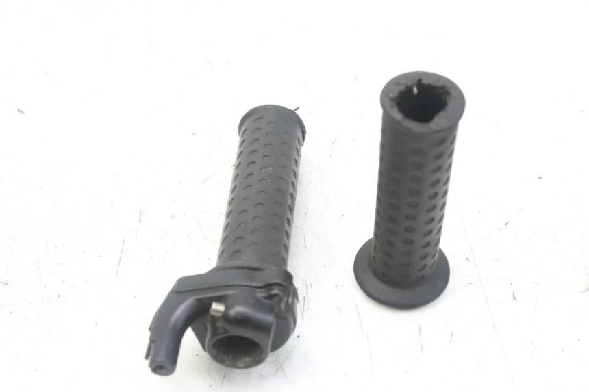 photo de POIGNEE ACCELERATEUR PIAGGIO ZIP 4T 50 (2018 - 2020) - Autre angle de vue