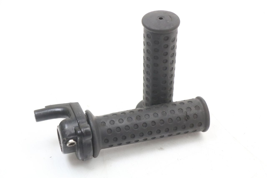 photo de POIGNEE ACCELERATEUR PIAGGIO ZIP 4T 50 (2018 - 2020) - Vue principale