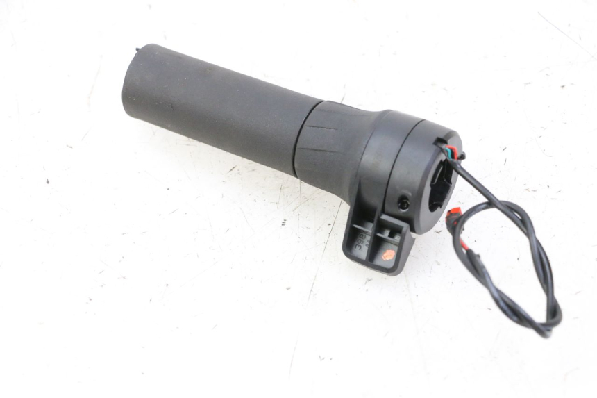 photo de POIGNEE ACCELERATEUR SEGWAY NINEBOT ZT3 PRO 1 - Gros plan technique