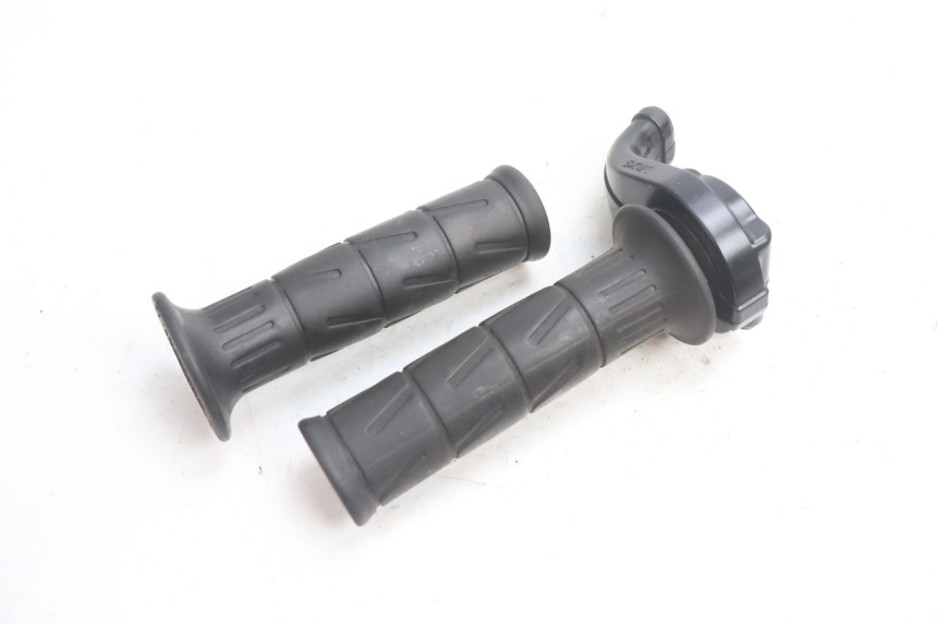 photo de POIGNEE ACCELERATEUR KAWASAKI ZX-6R ZX6R 600 (2000 - 2002) - Zoom état d’usage