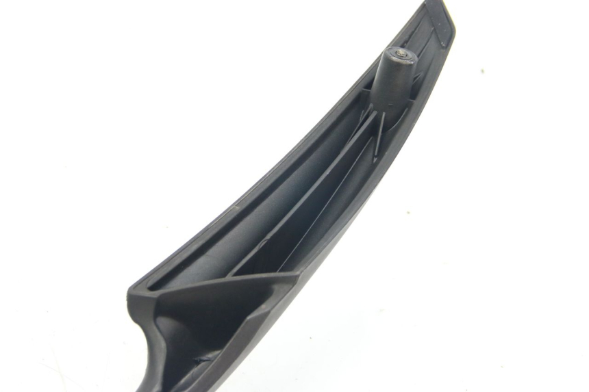 photo de POIGNEE ARRIERE APRILIA ATLANTIC 500 (2002 - 2003) - Gros plan technique