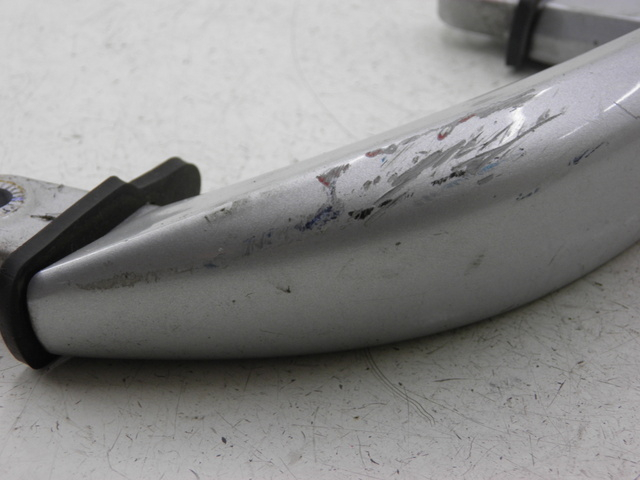 photo de POIGNEE ARRIERE DROITE  YAMAHA XMAX X-MAX 125 (2006 - 2009) - Autre angle de vue