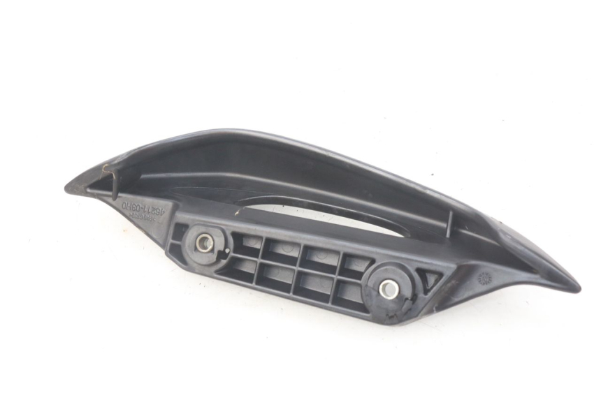 photo de POIGNEE ARRIERE DROITE SUZUKI BURGMAN 125 (2007 - 2014) - Autre angle de vue