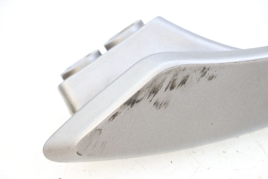 photo de POIGNEE ARRIERE DROITE  SUZUKI BURGMAN 650 (2013 - 2020) - Points de fixation