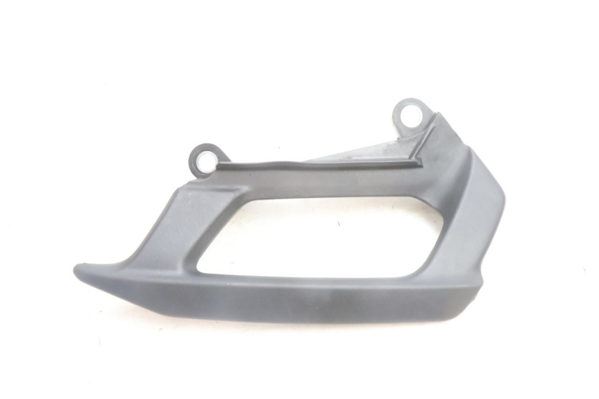 photo de POIGNEE ARRIERE DROITE  YAMAHA FZ8 800 (2010 - 2016) - Détail de la pièce
