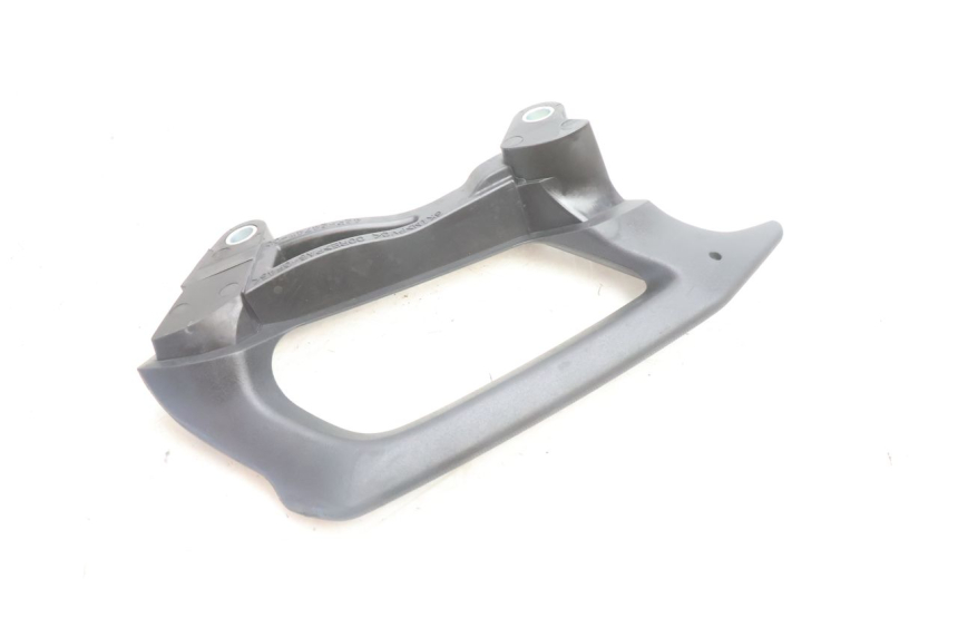 photo de POIGNEE ARRIERE DROITE  YAMAHA FZ8 800 (2010 - 2016) - Gros plan technique