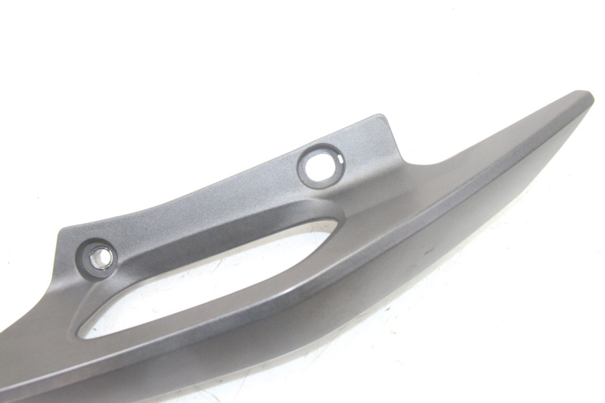 photo de POIGNEE ARRIERE DROITE  HONDA FORZA 125 (2021 - 2025) - Zoom état d’usage