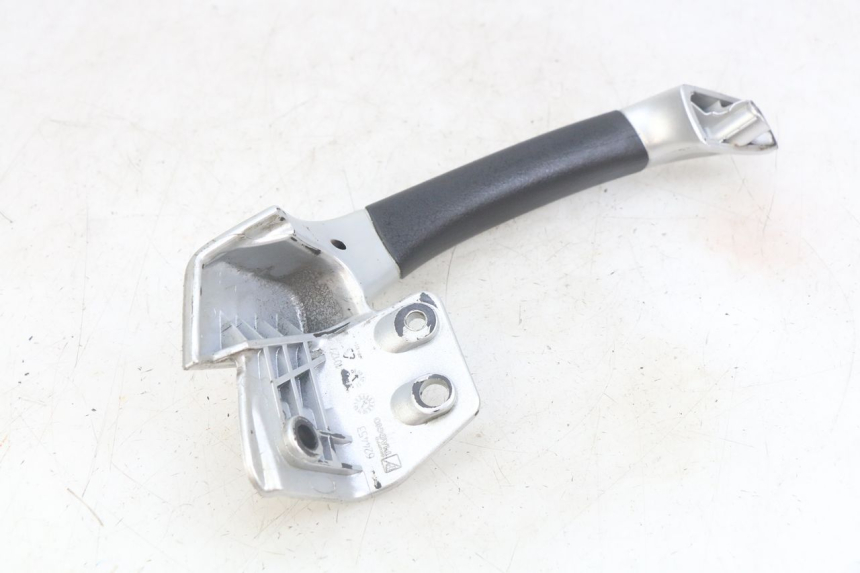 photo de POIGNEE ARRIERE DROITE PIAGGIO MP3 LT 400 (2007 - 2012) - Autre angle de vue