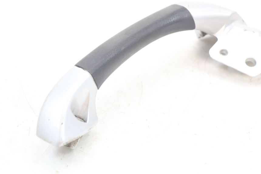 photo de POIGNEE ARRIERE DROITE PIAGGIO MP3 LT 400 (2007 - 2012) - Zoom état d’usage